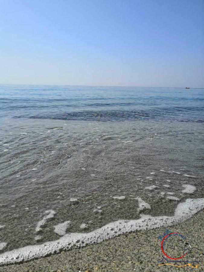 A Due Passi Dal Mare Bed and breakfast